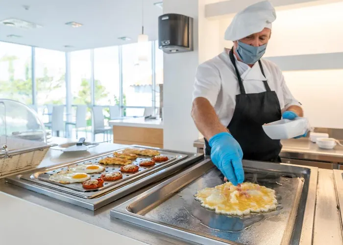 Cales De Ponent Aparthotel 4*