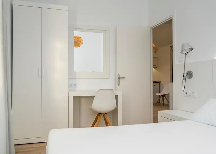 Cales De Ponent Aparthotel