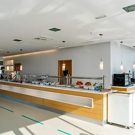 アパートホテル Cales De Ponent 4*